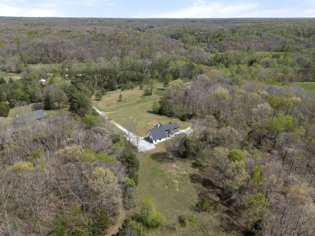 2210 Garners Creek Road Dickson TN 37055