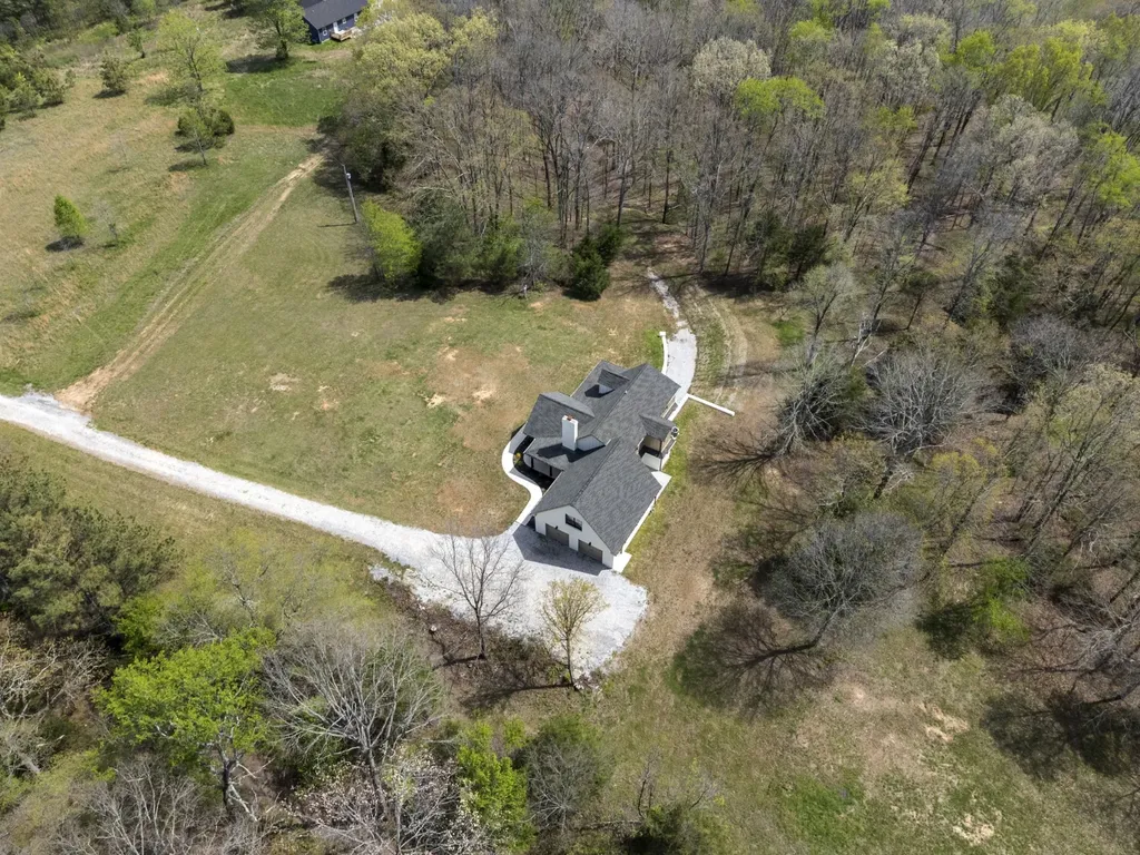 2210 Garners Creek Road Dickson TN 37055