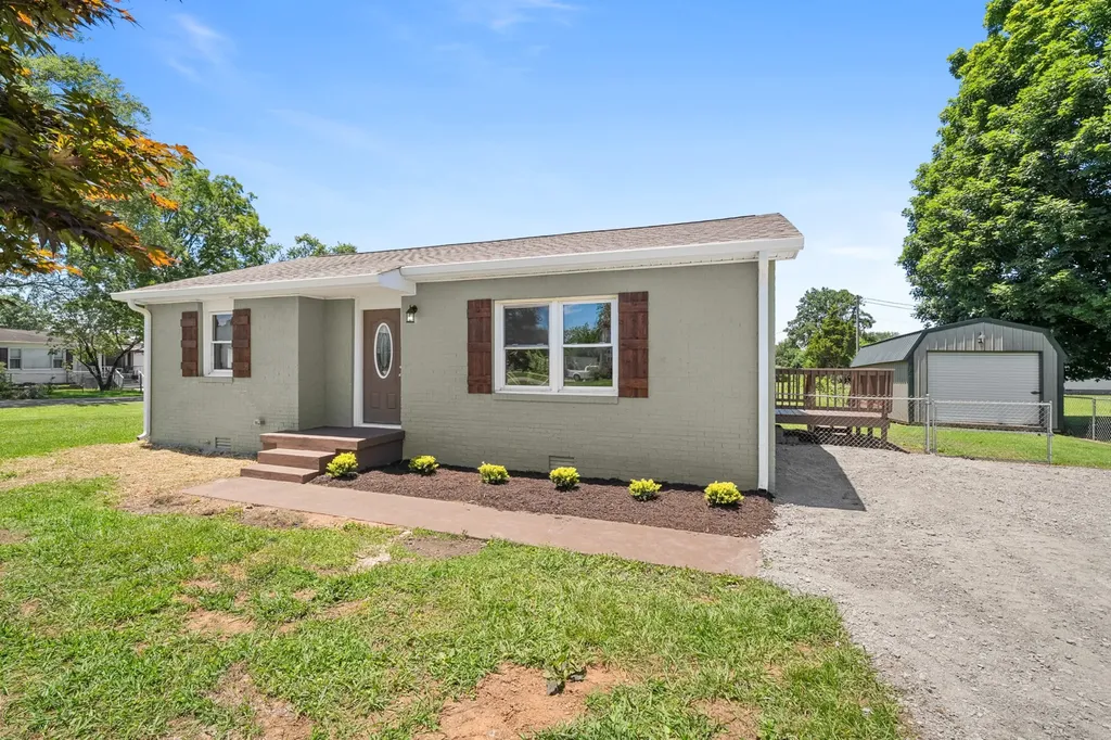 201 10th Ave, N Decherd TN 37324
