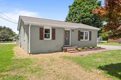 201 10th Ave, N Decherd TN 37324