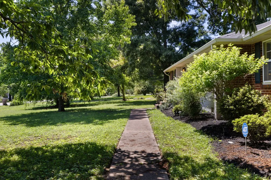 2940 Fernbrook Lane Nashville TN 37214