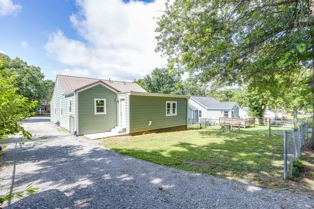 404 Green Acres Drive Columbia TN 38401