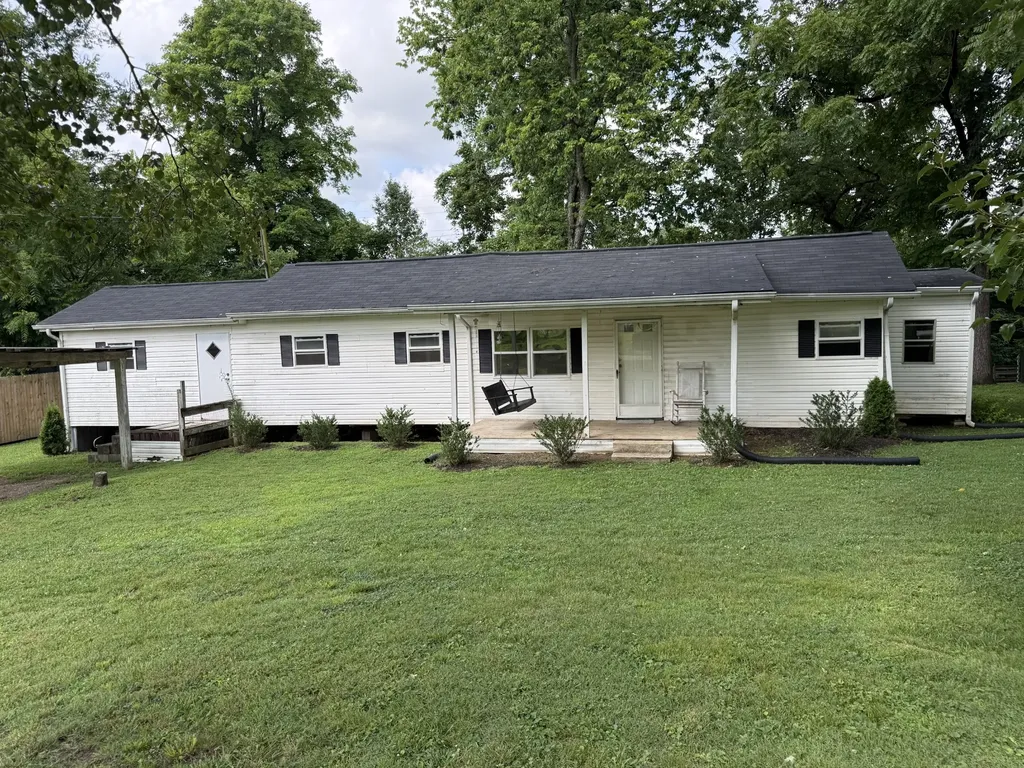 330 Rolling Acres Loop Hartsville TN 37074
