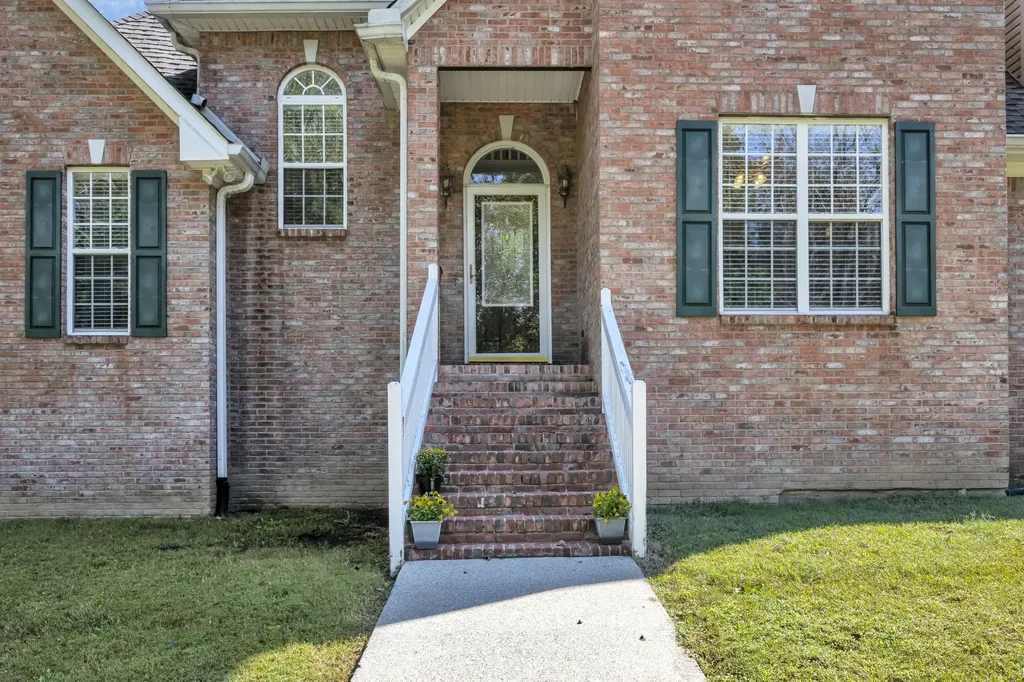 1194 Spann Road Charlotte TN 37036