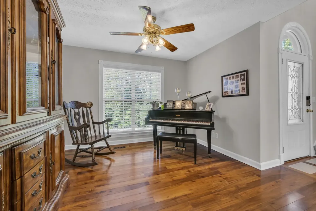 1194 Spann Road Charlotte TN 37036