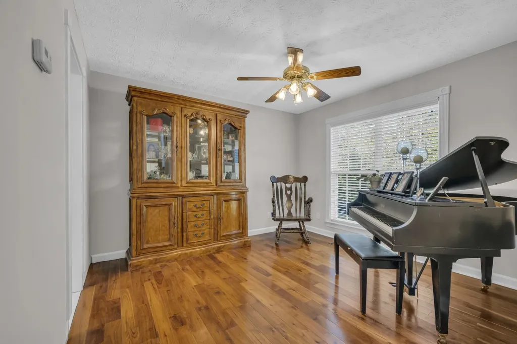 1194 Spann Road Charlotte TN 37036