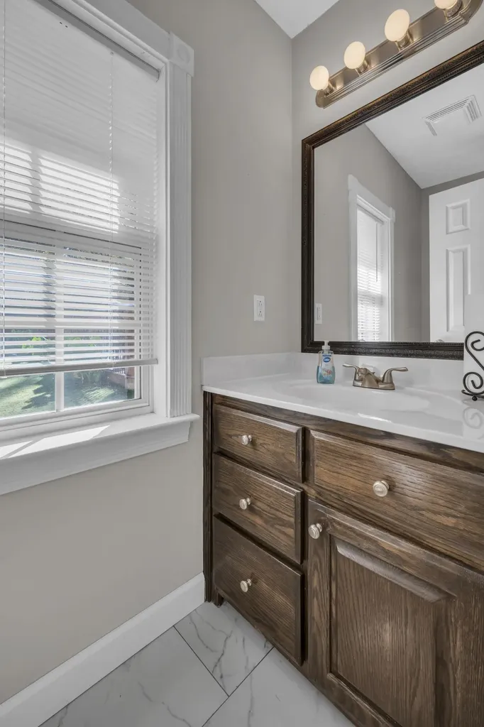 1194 Spann Road Charlotte TN 37036