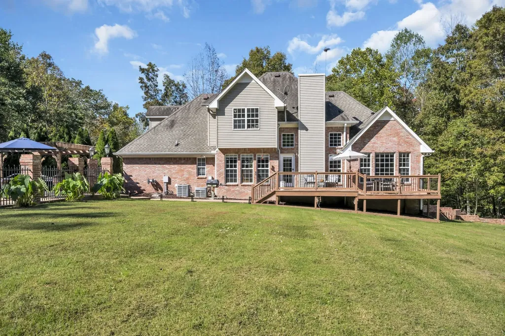 1194 Spann Road Charlotte TN 37036