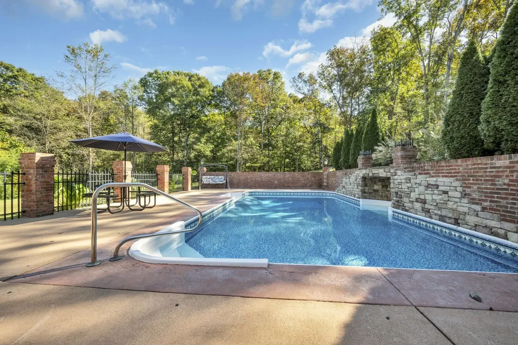 1194 Spann Road Charlotte TN 37036