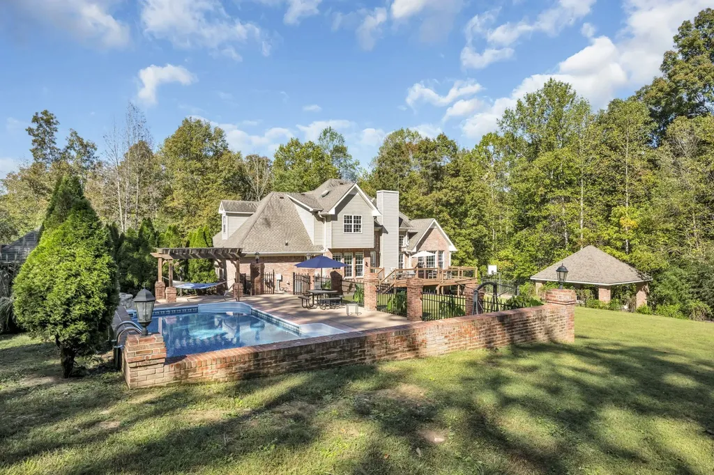1194 Spann Road Charlotte TN 37036