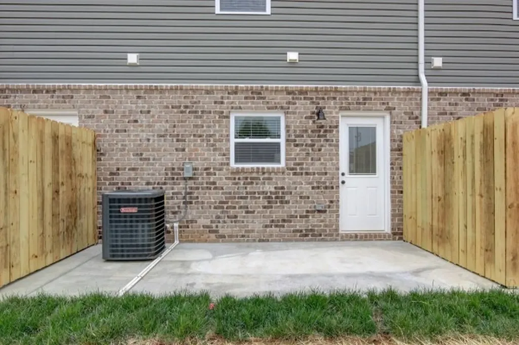 1115 Hillwood Drive Clarksville TN 37040
