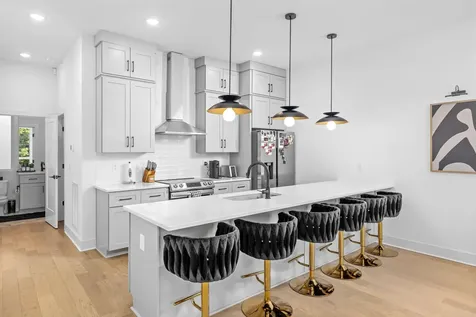 2106C 24th Ave, N Nashville TN 37208
