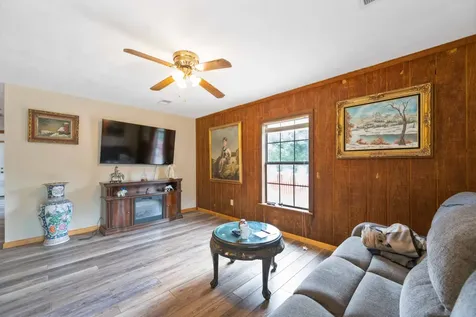 7386 Mount Carmel Road Decaturville TN 38329