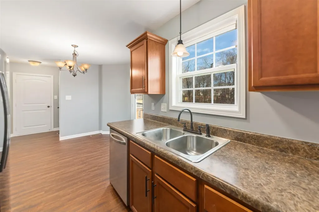 1413 Jenny Lane Clarksville TN 37042