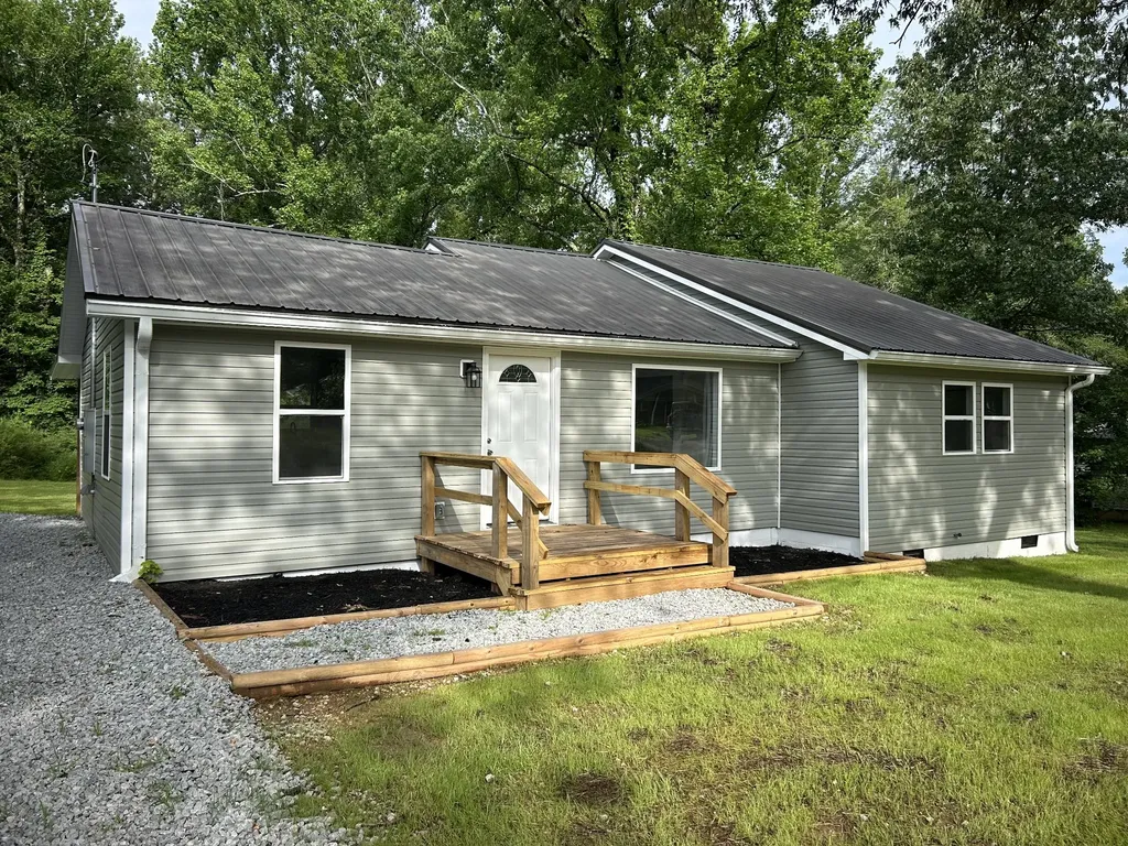 161 Post Oak Avenue Camden TN 38320