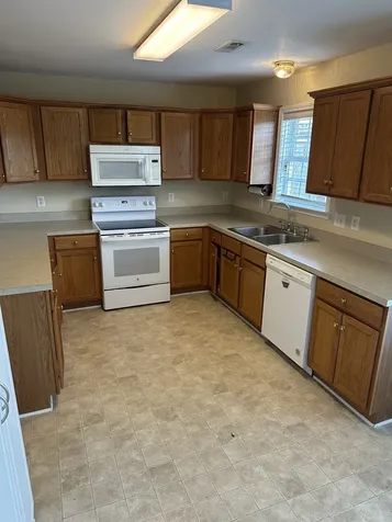 1302 Crofton Park Court Columbia TN 38401