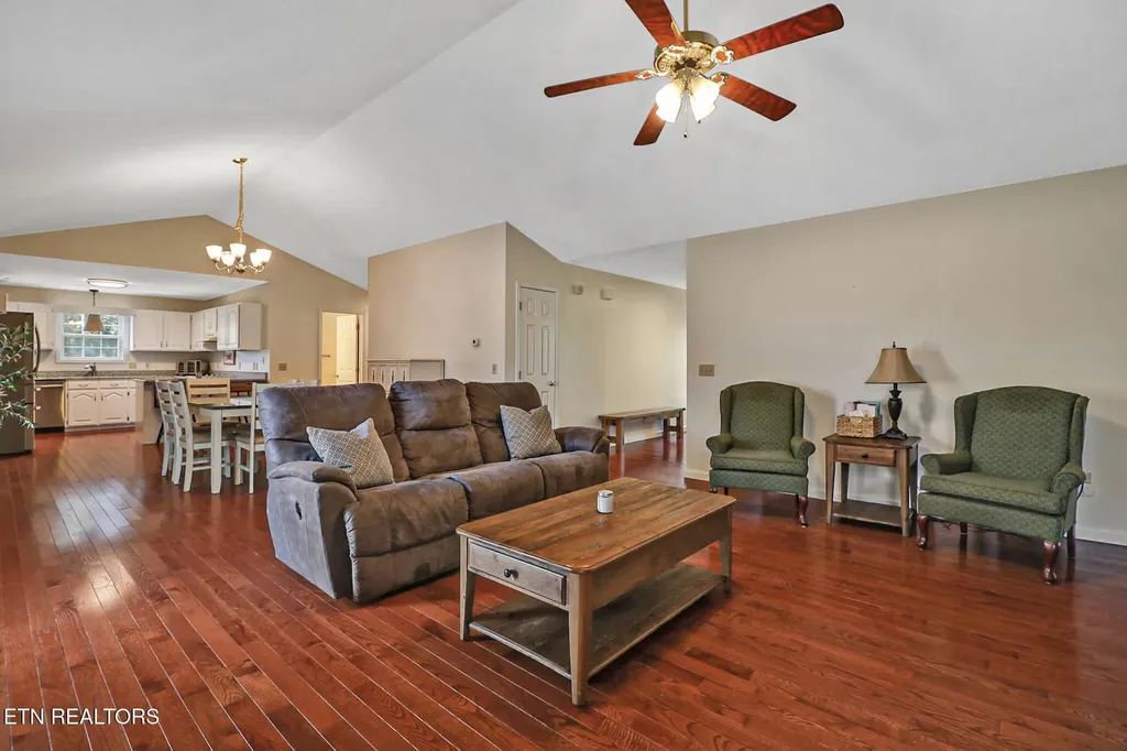 340 Huckleberry Lane Crossville TN 38555