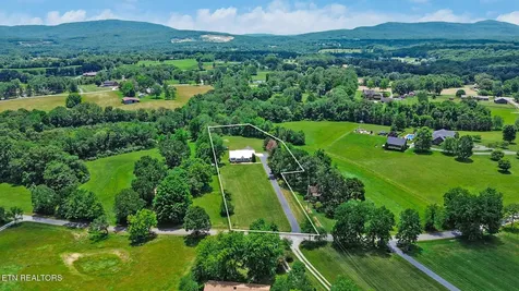 340 Huckleberry Lane Crossville TN 38555