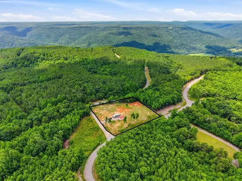 1311 Hillis Cemetery Road Spencer TN 38585