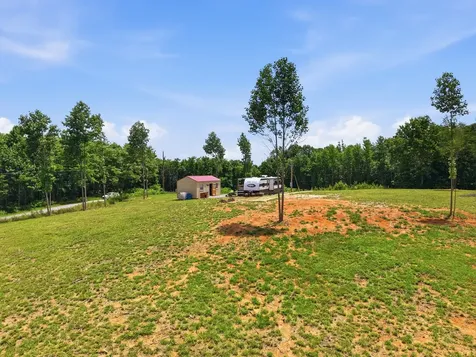 1311 Hillis Cemetery Road Spencer TN 38585