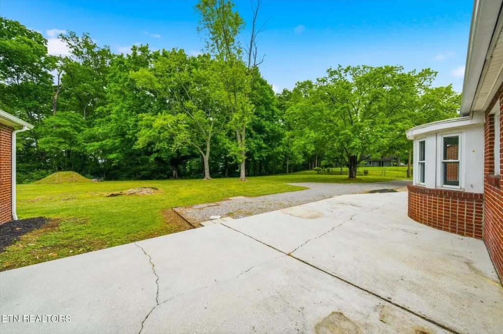 5215 E Sunset Road Knoxville TN 37914