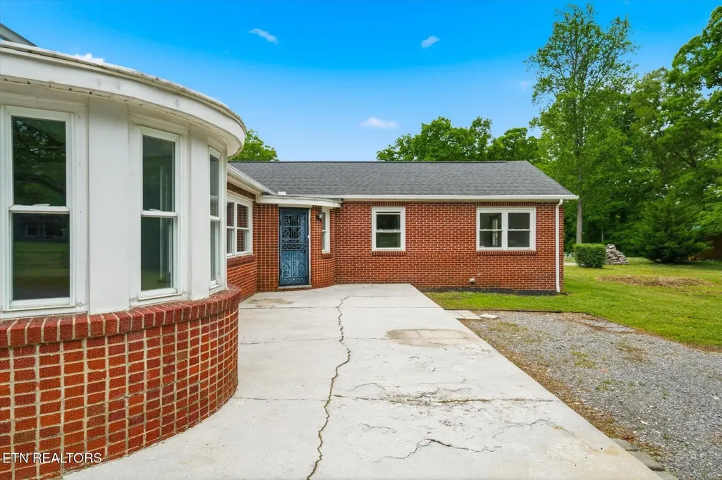 5215 E Sunset Road Knoxville TN 37914