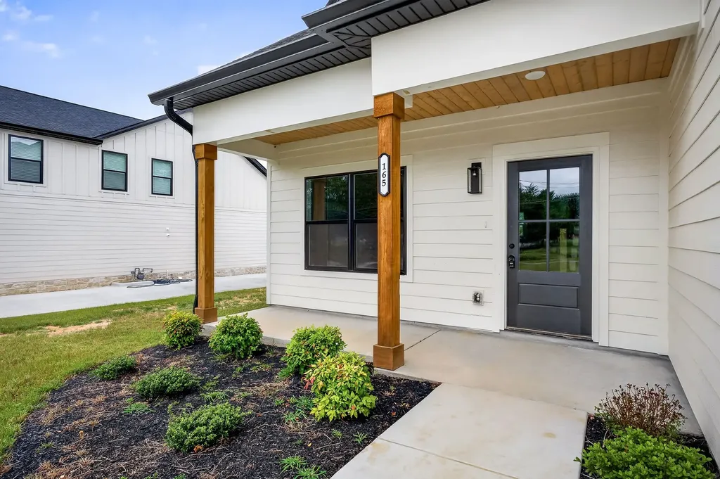 165 Cripps Lane Smithville TN 37166