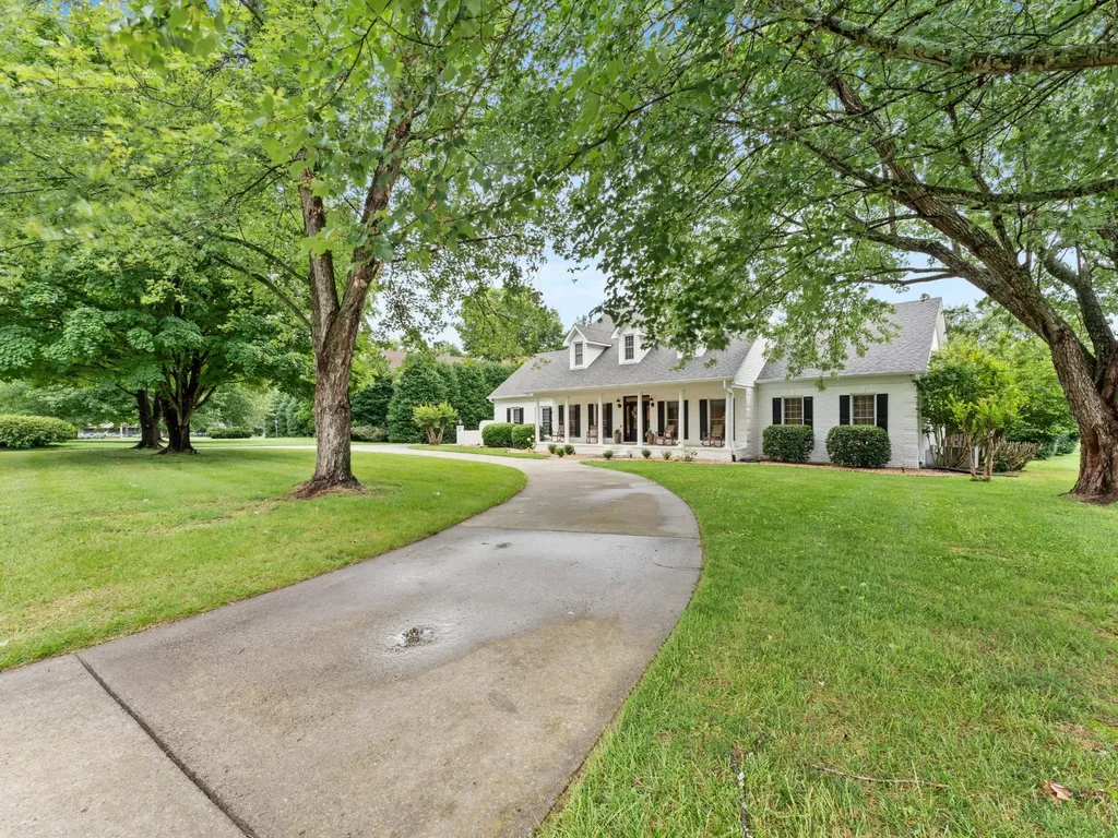 106 Fairways Blvd, N Tullahoma TN 37388