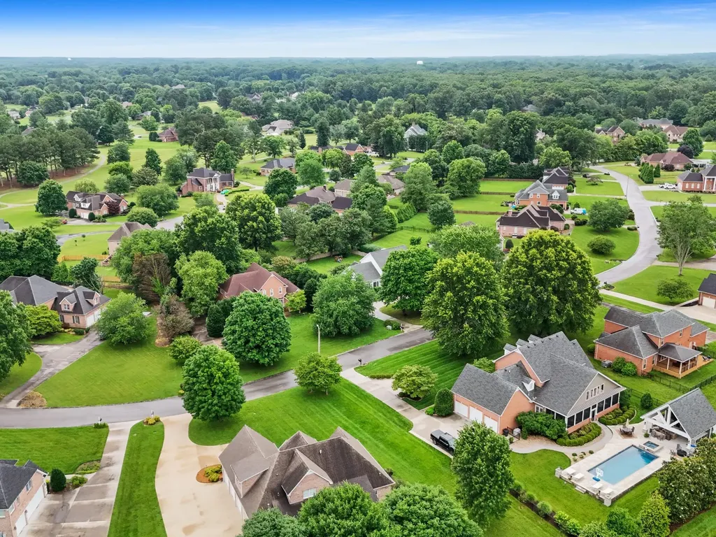 106 Fairways Blvd, N Tullahoma TN 37388