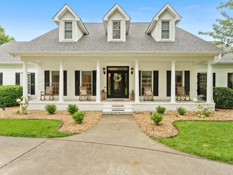 106 Fairways Blvd, N Tullahoma TN 37388