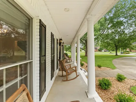 106 Fairways Blvd, N Tullahoma TN 37388