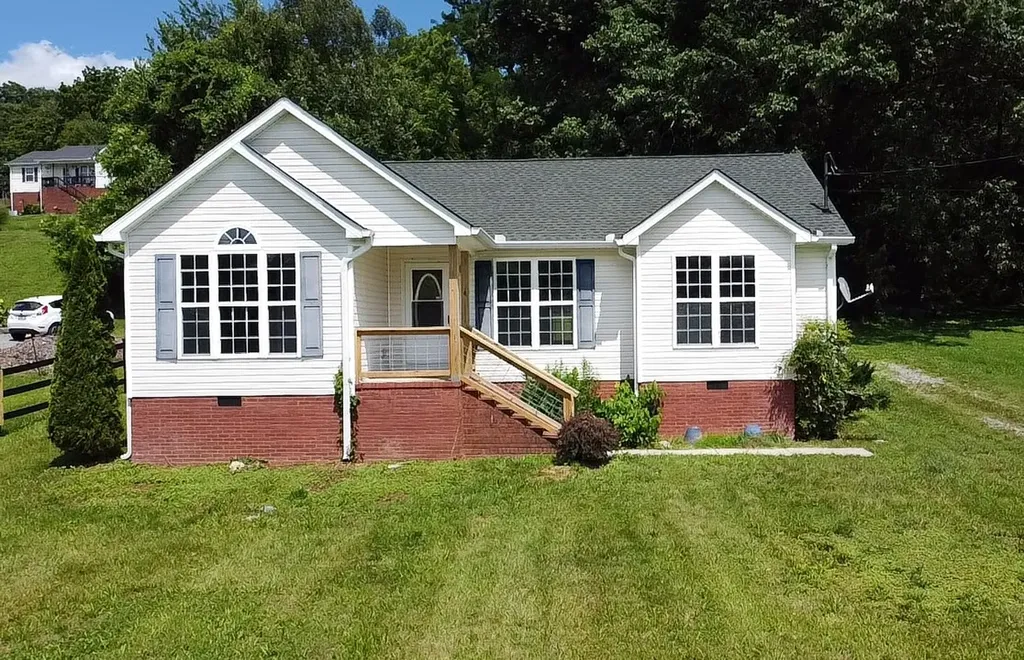 108 Sims Avenue Wartrace TN 37183