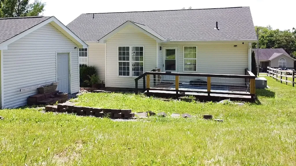 108 Sims Avenue Wartrace TN 37183