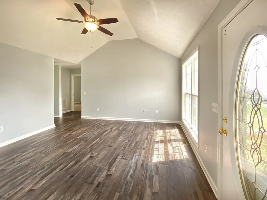108 Sims Avenue Wartrace TN 37183