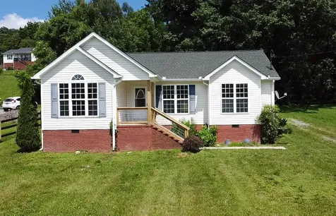 108 Sims Avenue Wartrace TN 37183
