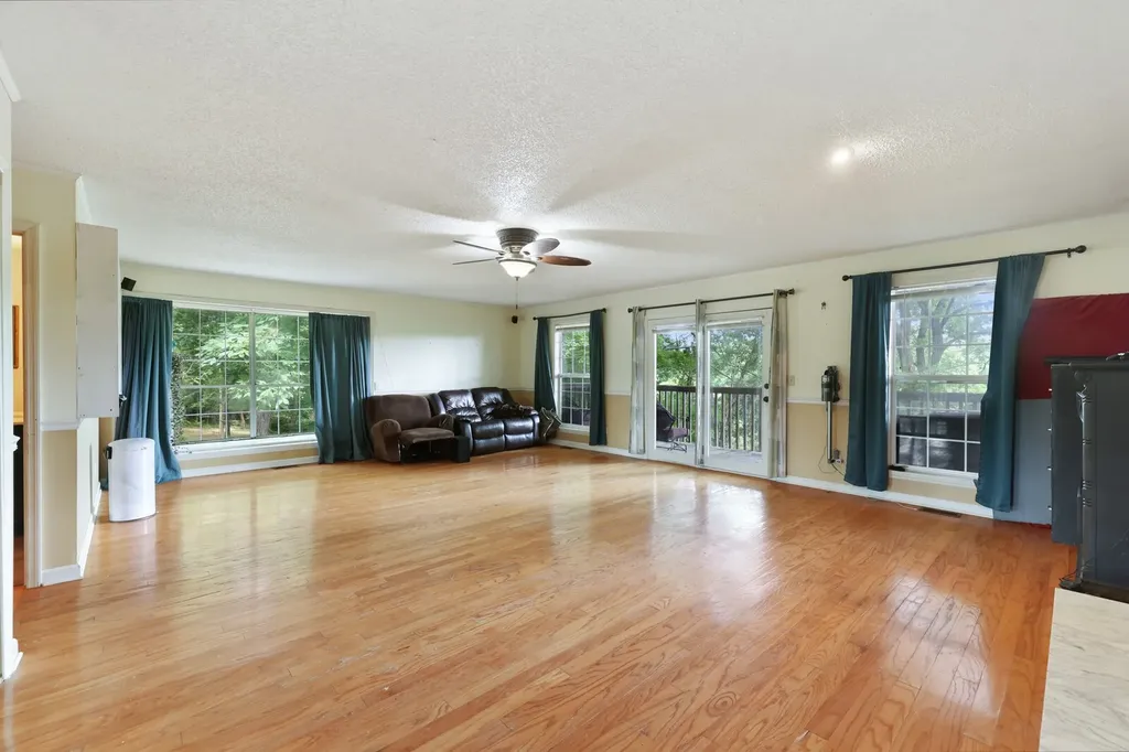 1153 Bear Creek Pike Columbia TN 38401