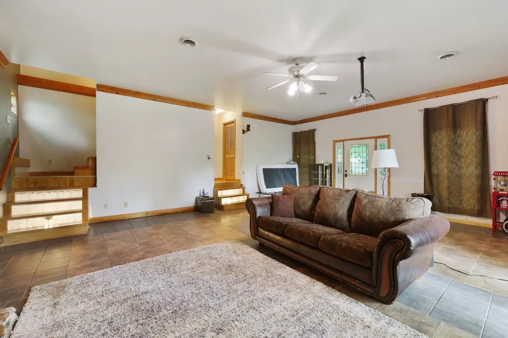 1153 Bear Creek Pike Columbia TN 38401