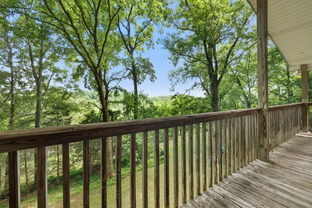 1153 Bear Creek Pike Columbia TN 38401