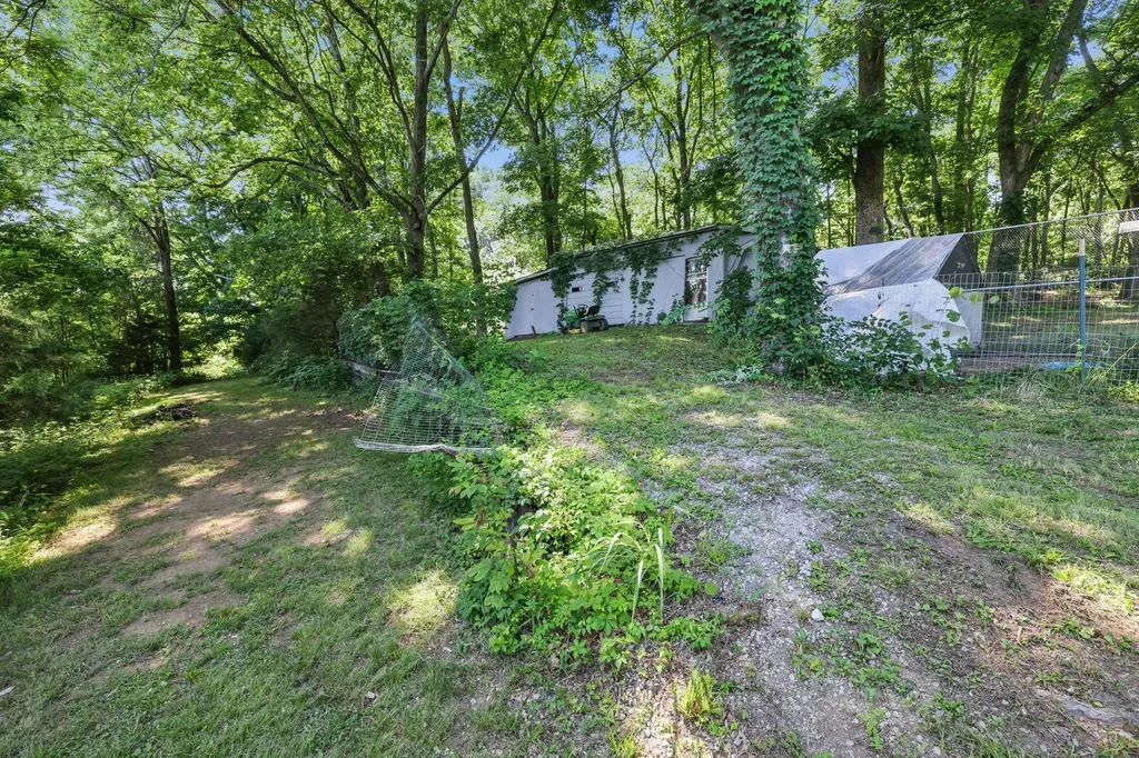 1153 Bear Creek Pike Columbia TN 38401