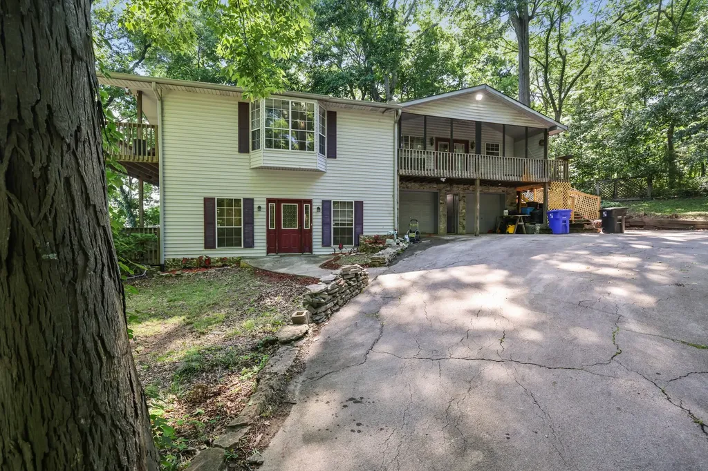 1153 Bear Creek Pike Columbia TN 38401