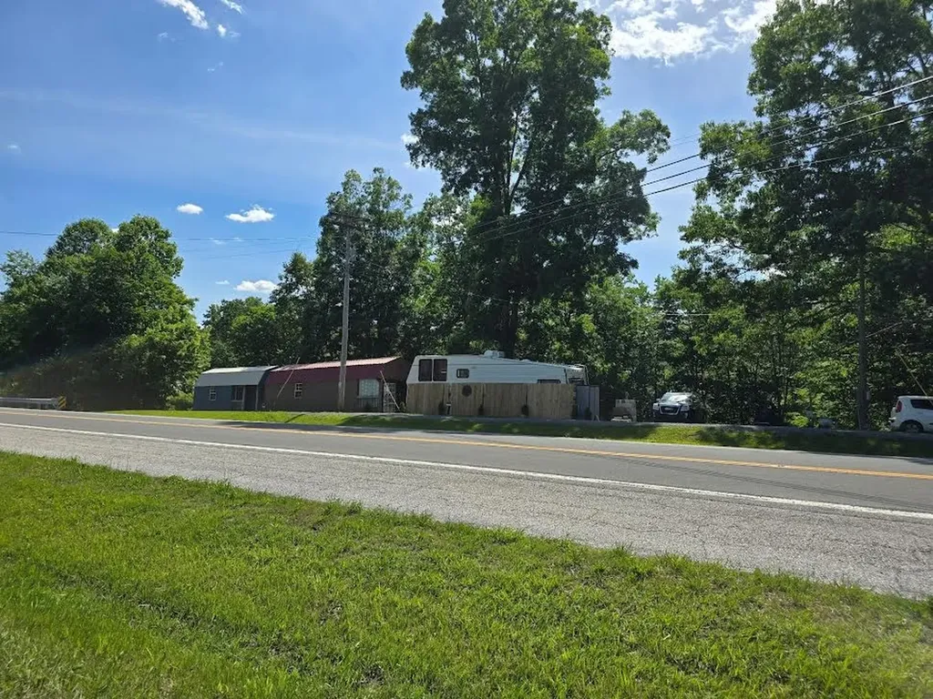 5413 Cookeville Highway Smithville TN 37166