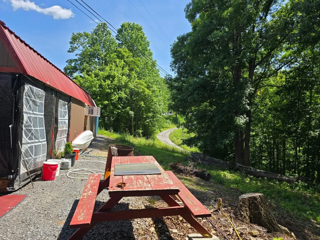 5413 Cookeville Highway Smithville TN 37166