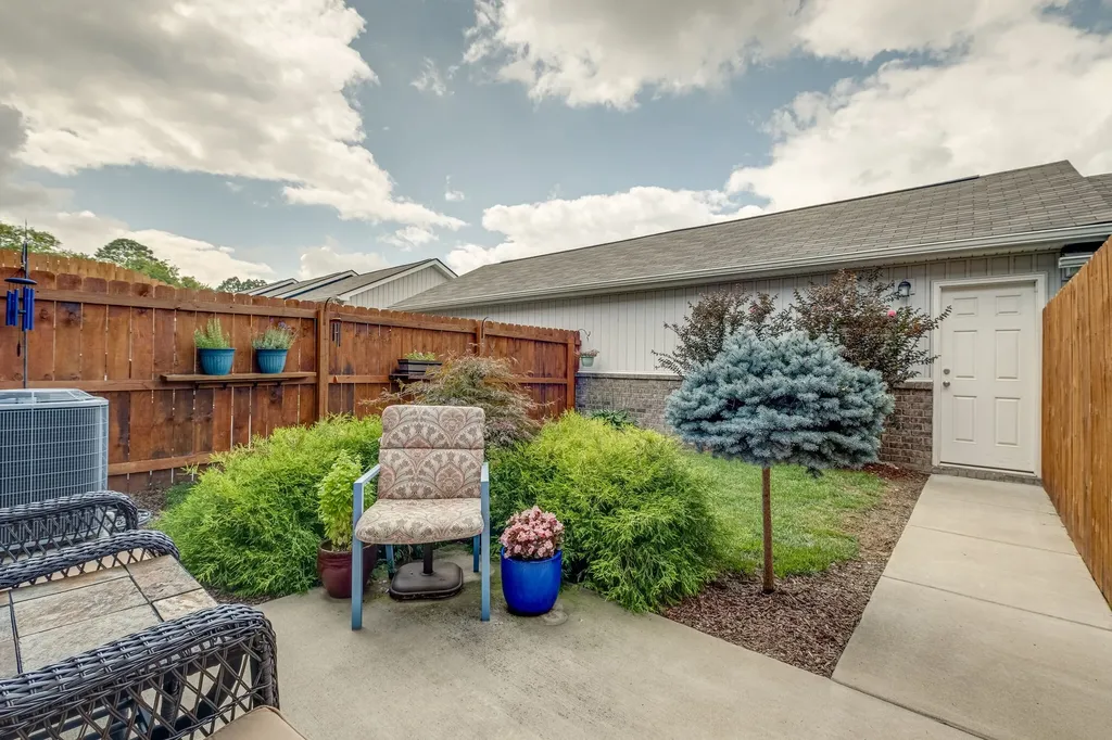 1049 Henley Pvt Lane Gallatin TN 37066