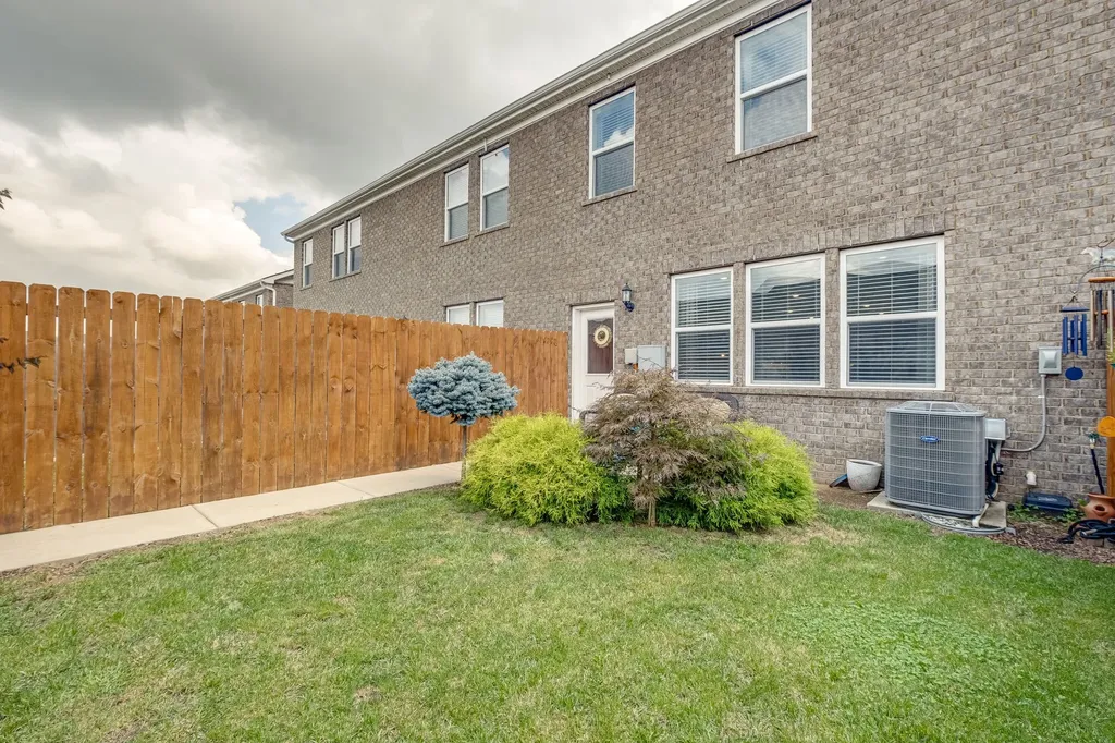 1049 Henley Pvt Lane Gallatin TN 37066