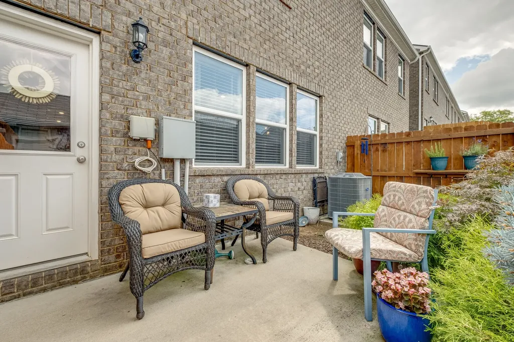 1049 Henley Pvt Lane Gallatin TN 37066