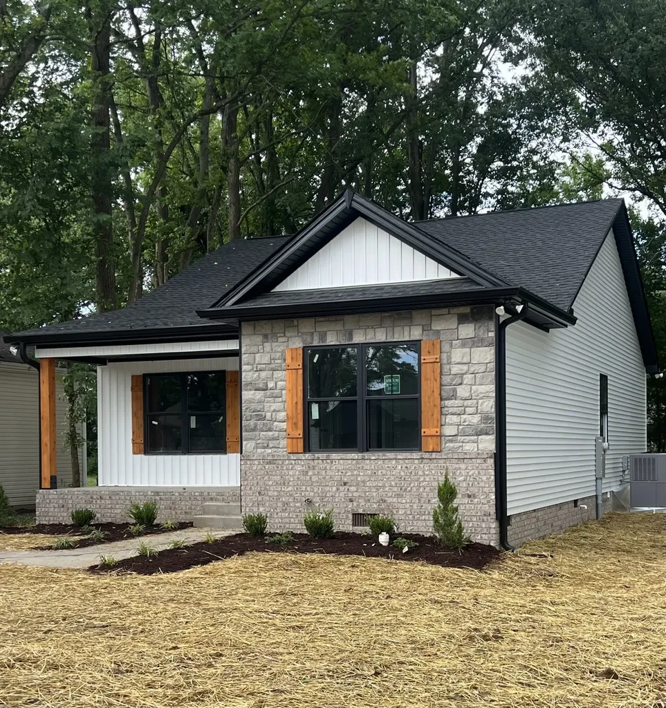 208 Strawberry Street Portland TN 37148