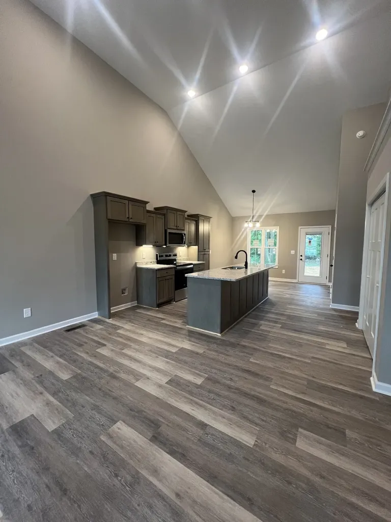 208 Strawberry Street Portland TN 37148