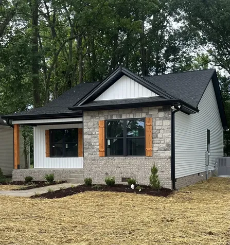 208 Strawberry Street Portland TN 37148