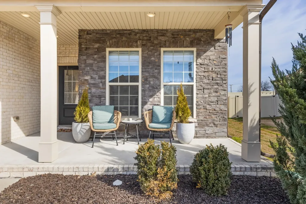 1002 Maleventum Way Spring Hill TN 37174