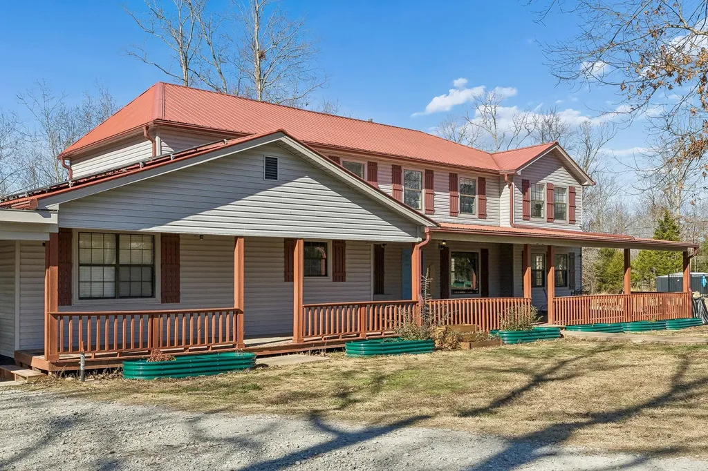 485 Lower Roans Creek Road Linden TN 37096
